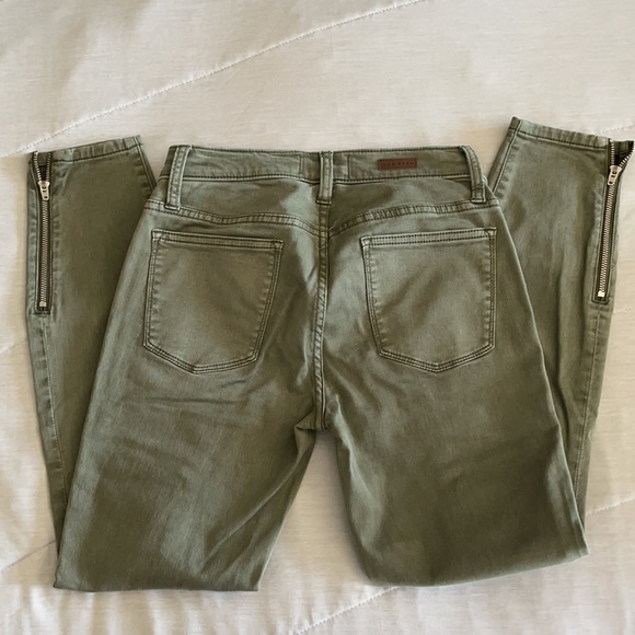 Lila Ryan Zippered Jeans - Picture 2 of 3